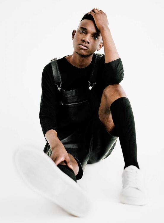 TM79X01MBLK_Zoom_F_6.jpg