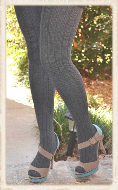 Gray knit legs.jpg
