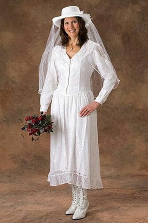 bad-wedding-dress-1.thumb.jpg.a7aad4e70c834db4630bd49772ecfc25.jpg