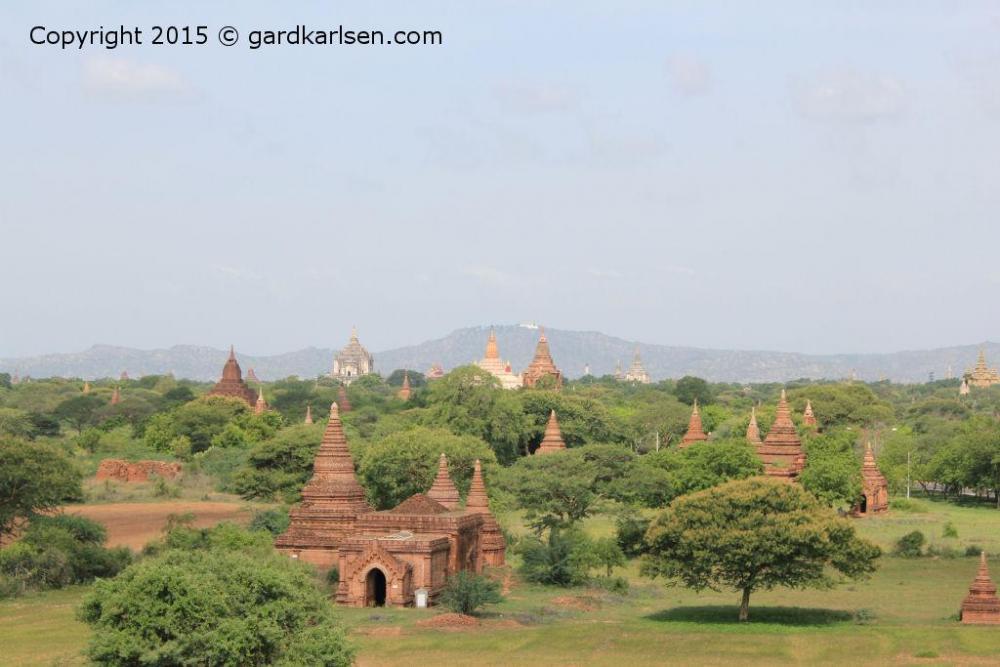Amazing_temple_view_Bagan_Myanmar.JPG