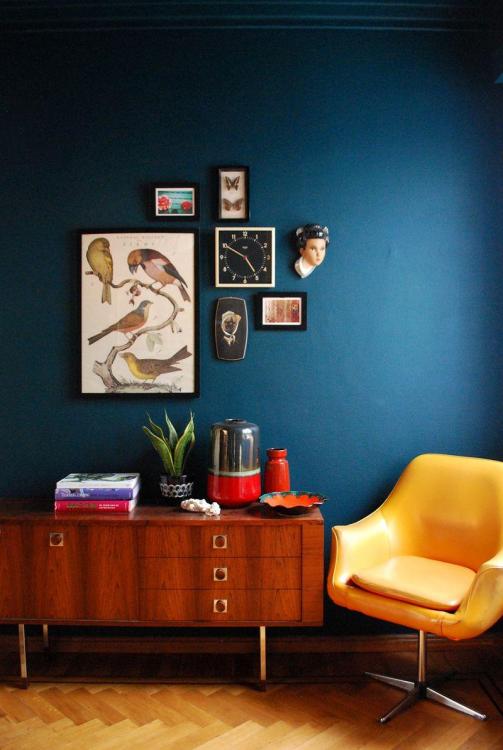 Dark-Blue-Wall-Living-Room-Design-Ideas.thumb.jpg.4547ab07a998882845cf3a2c14d4da4a.jpg