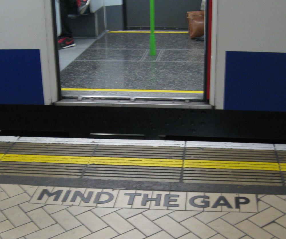 1214367455_MindTheGapVictoria(1).thumb.jpg.a4e393a8d84c5249fdcd4b0892eef5bc.jpg