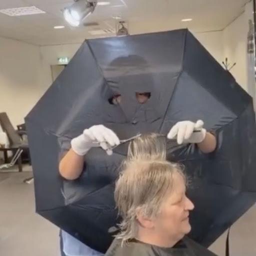 Hairdresser_umbrella.jpg.7ffab049c10232c1076e7fcb1c0724fe.jpg