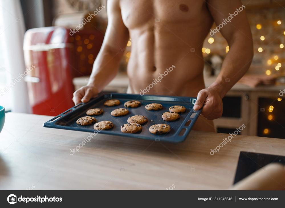 depositphotos_311946846-stock-photo-nude-man-cooking-pastry-kitchen.thumb.jpg.44508a70472212c55392e4629a9a309e.jpg