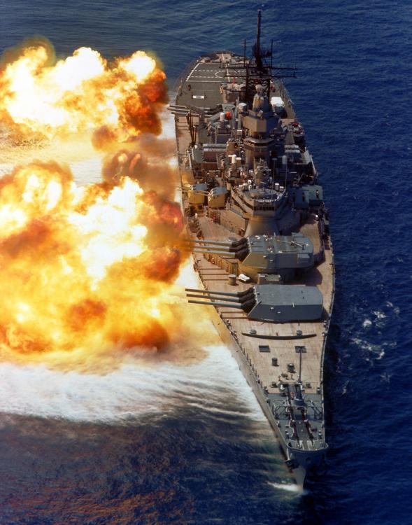 1985395454_USSIowa.thumb.jpg.8378772f3de52c04b17adac63cd57895.jpg