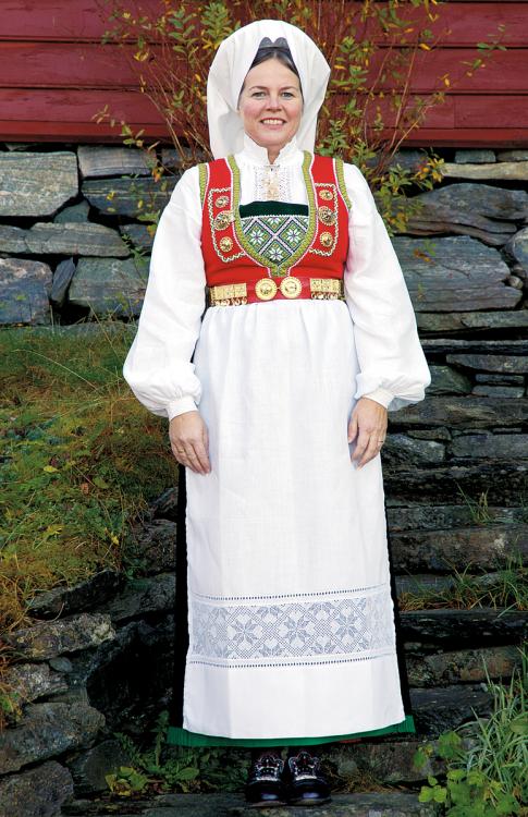 standard_osteroybunad_11050.thumb.jpg.cbfaeaac32e245ac6f37b1da5742eb76.jpg