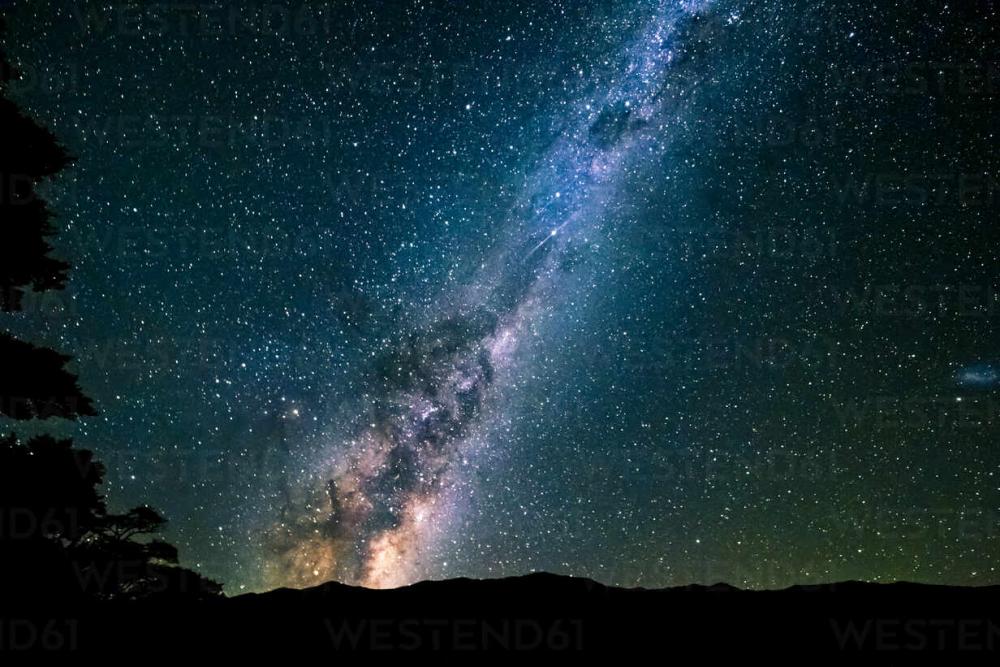 new-zealand-milky-way-galaxy-on-starry-night-sky-STSF02449.thumb.jpg.b033edc55ed9a3b498ff682f108bddd9.jpg