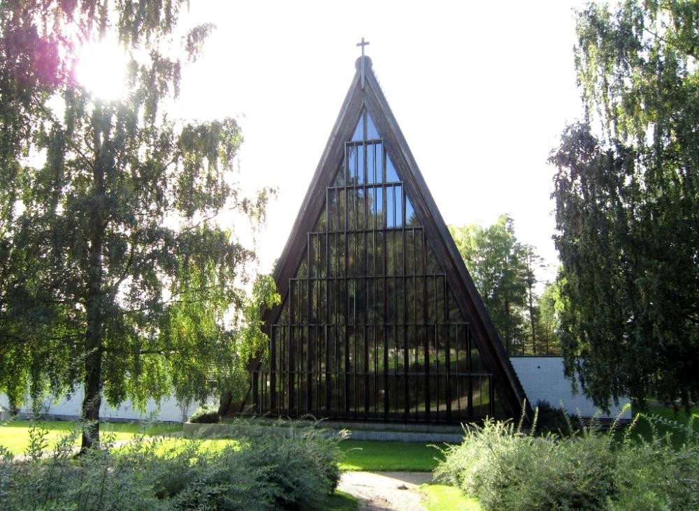Brumunddal-kirke-6-Østfra.jpg