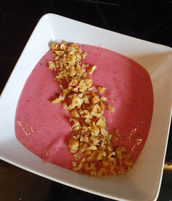 smoothiebowl.JPG.6f6871a07cd983c64a0a25eb878f1a29.JPG