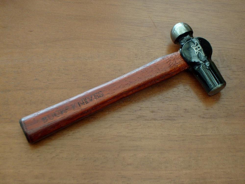 Buck_Knives_Hammer_(5075278861).jpg