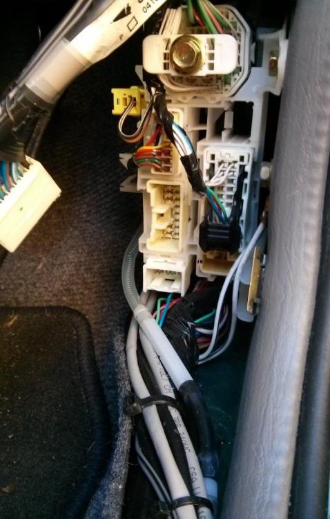 rav4_connector_block.jpg.7679ab31cccc71c8c0ac2e31d6fb83ff.jpg