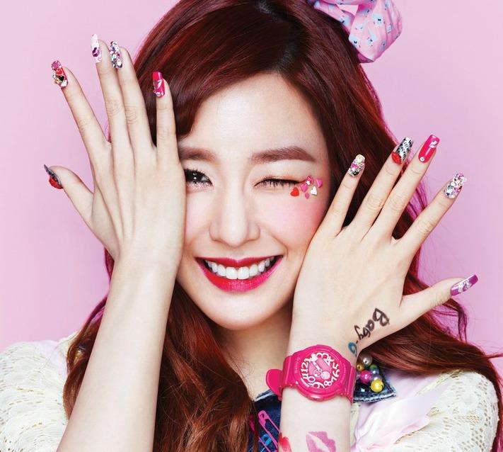 tiffany-nail-art.jpg.56df3f8aa663f6e5988d0e40dd4bcedd.jpg