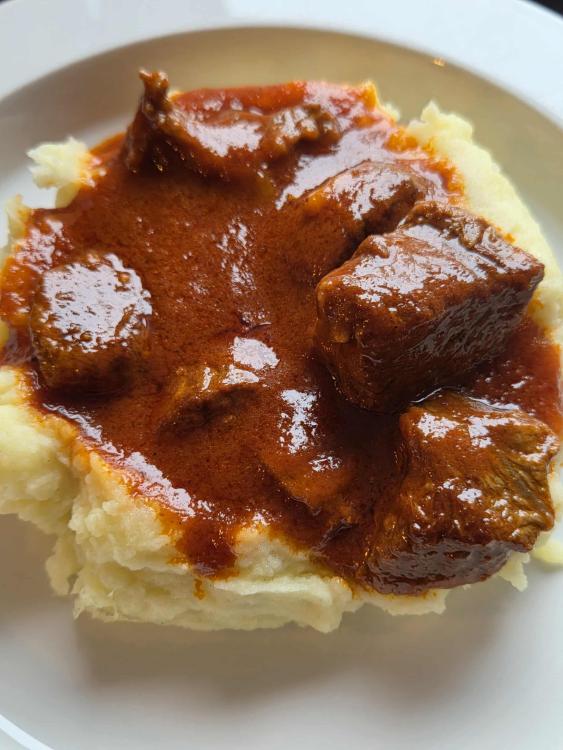 Greek stifado.jpeg